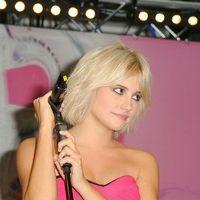 Pixie Lott performs after unveils her Autumn/Winter range | Picture 87741